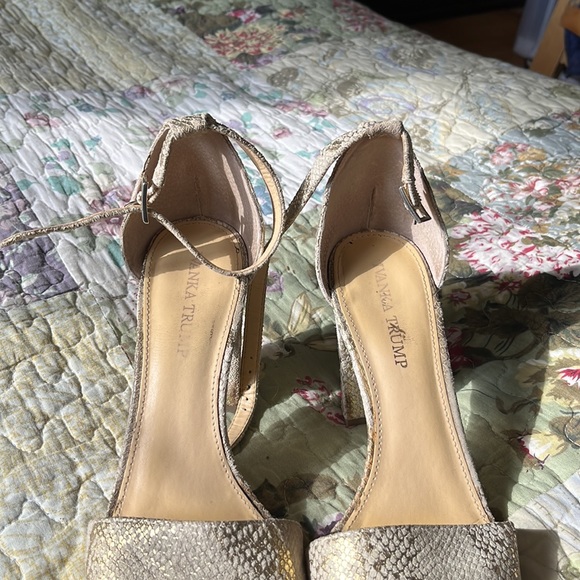 Golden snake heel sandals - Picture 6 of 7